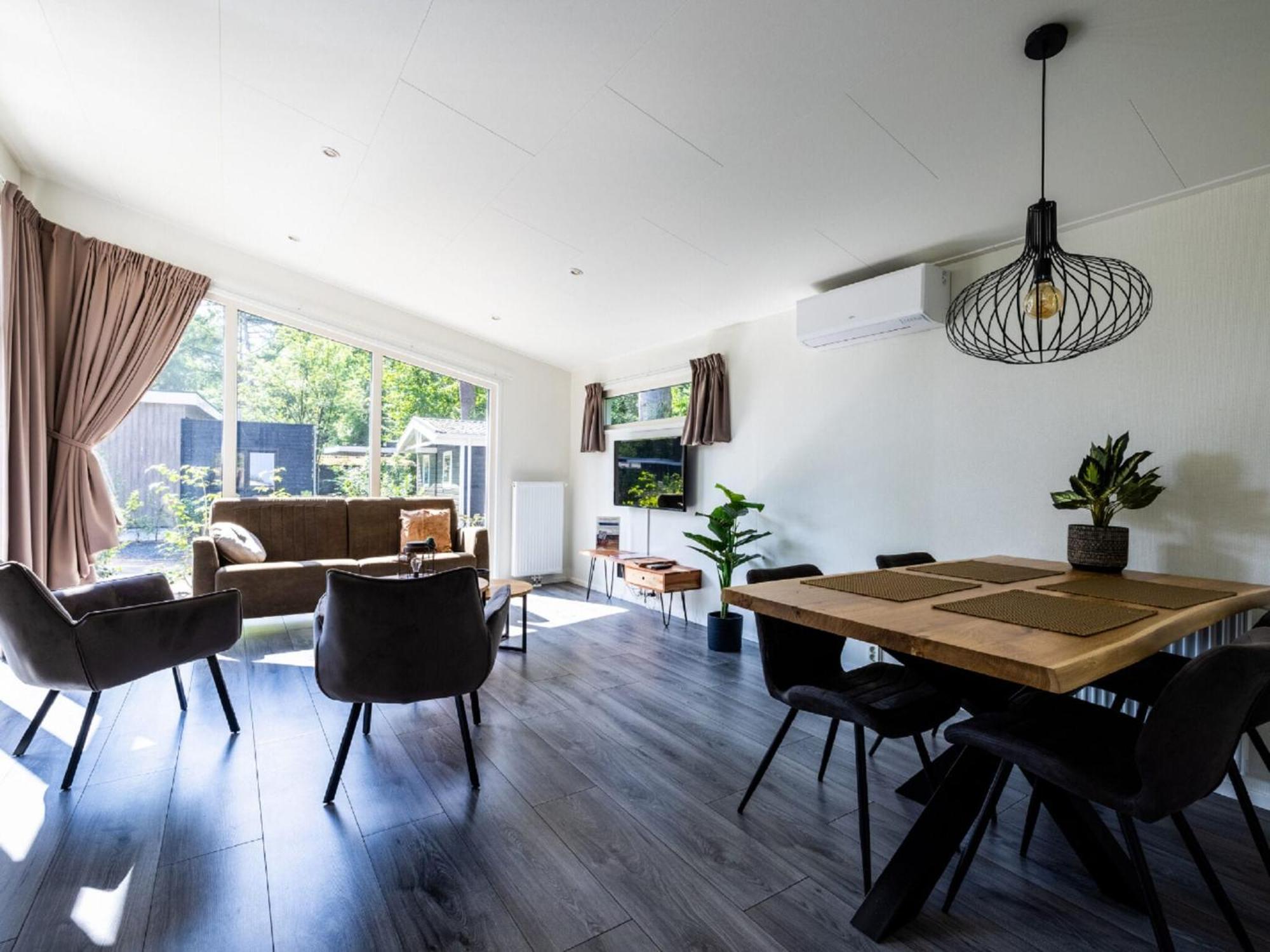 Comfortable Chalet With Combination Microwave Near The Veluwe โฮนเดอร์โล ภายนอก รูปภาพ