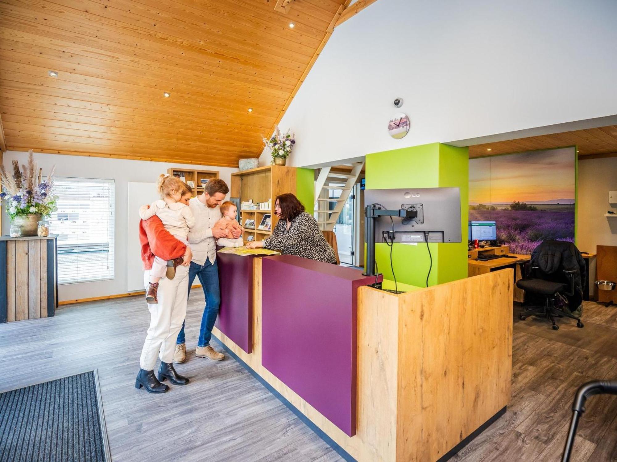 Comfortable Chalet With Combination Microwave Near The Veluwe โฮนเดอร์โล ภายนอก รูปภาพ