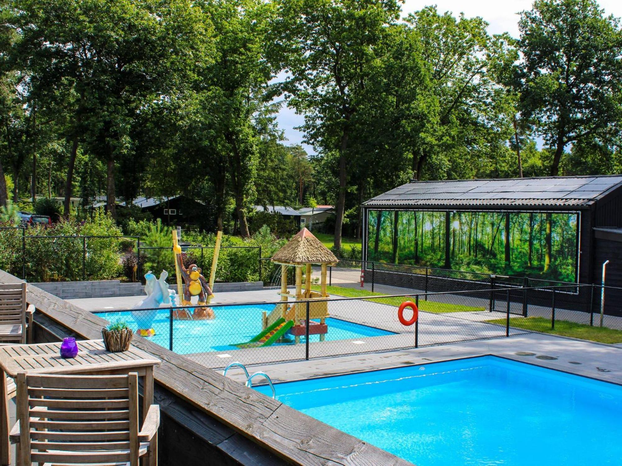 Comfortable Chalet With Combination Microwave Near The Veluwe โฮนเดอร์โล ภายนอก รูปภาพ